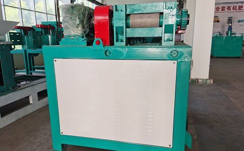 對(duì)輥擠壓式造粒機(jī) 對(duì)輥擠壓式造粒機(jī)